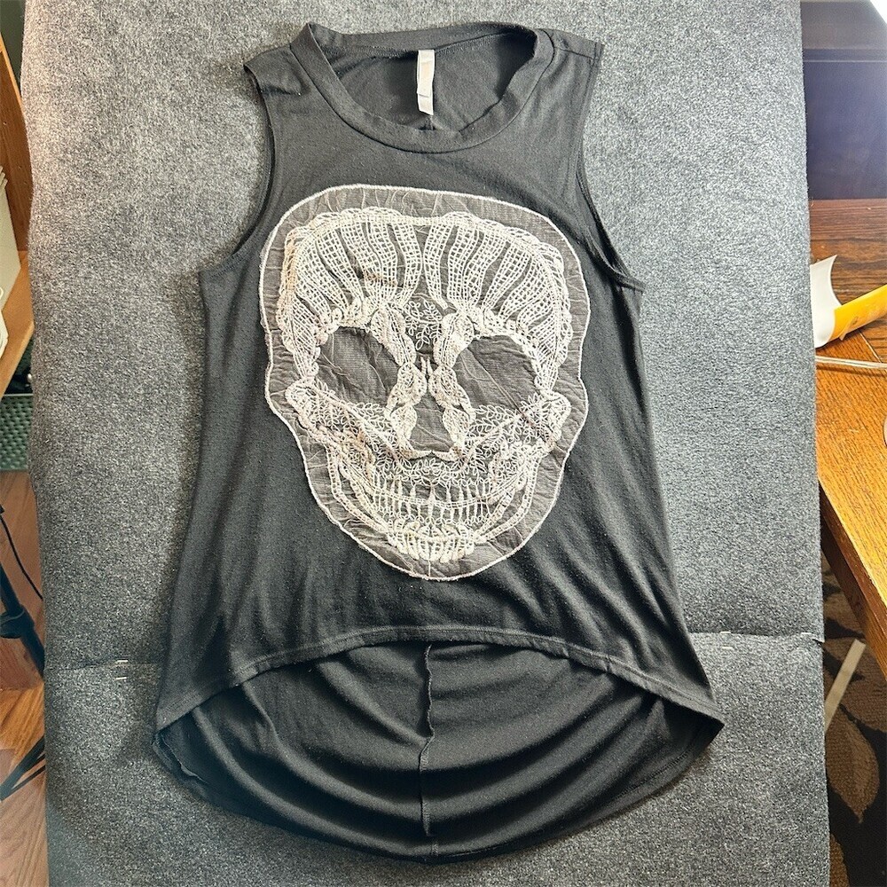 Jesse & J Tank Top Womens Size L Black Sleeveless Lace Skull Hi-Low Hem